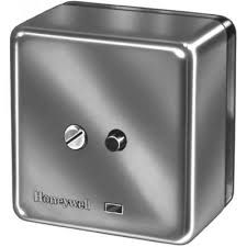 RA890F1270 New Honeywell RA890F Flame Safeguard Primary Control 120V